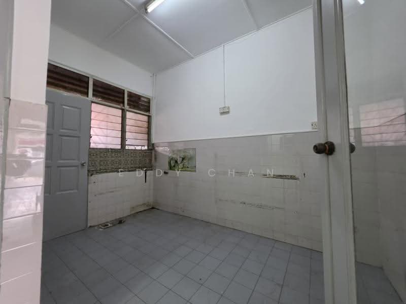 Rumah Teres 1-Tingkat untuk Dijual di Taman Johor Jaya (Johor Bahru) - Eddy Chan - Kitchen - PropertyGuru.com.my