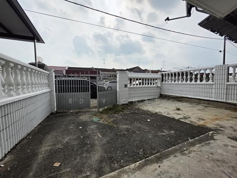 Rumah Teres 1-Tingkat untuk Dijual di Taman Johor Jaya (Johor Bahru) - Eddy Chan - Exterior - PropertyGuru.com.my