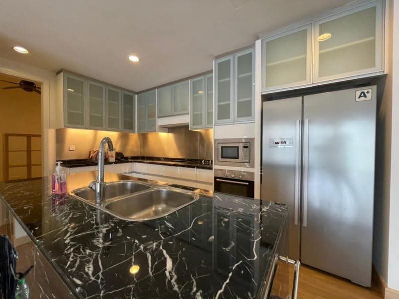 Kediaman Servis untuk Dijual di St Mary Residences - Hazel Lee - Kitchen - PropertyGuru.com.my