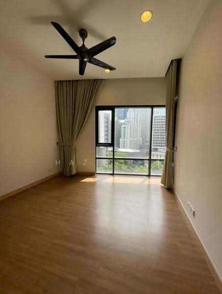 Kediaman Servis untuk Dijual di St Mary Residences - Hazel Lee - Ensuite Room - PropertyGuru.com.my