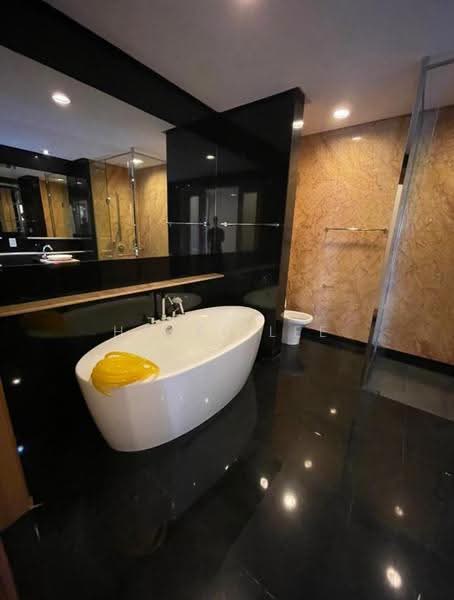 Kediaman Servis untuk Dijual di St Mary Residences - Hazel Lee - Bathroom - PropertyGuru.com.my