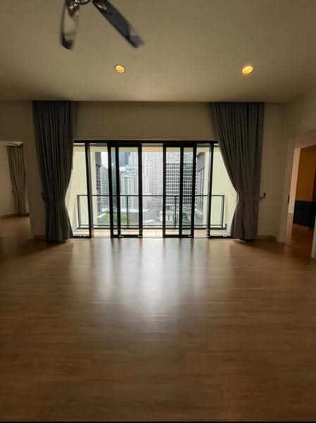 Kediaman Servis untuk Dijual di St Mary Residences - Hazel Lee - Living & Balcony - PropertyGuru.com.my