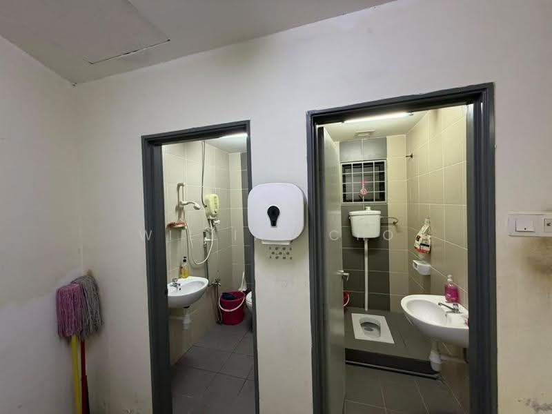 Retail Office for Sale in Cheras (Selangor) - William Cho - Bathroom - PropertyGuru.com.my