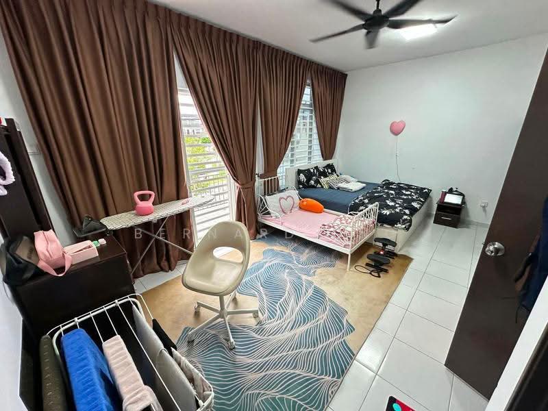 3-storey Terraced House for Sale in Taman Kundang Jaya (Rawang) - Bernard Ong - Bedroom - PropertyGuru.com.my