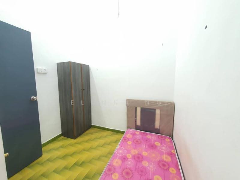Rumah Teres 1-Tingkat untuk Disewa di Taman Abad (Johor Bahru) - Elunna Ng - Bedroom - PropertyGuru.com.my
