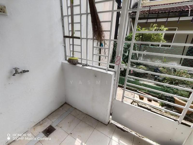 Rumah Teres 2.5-Tingkat untuk Dijual di Taman Kosas (Ampang) - Yasmin Sulaiman - Balcony - PropertyGuru.com.my