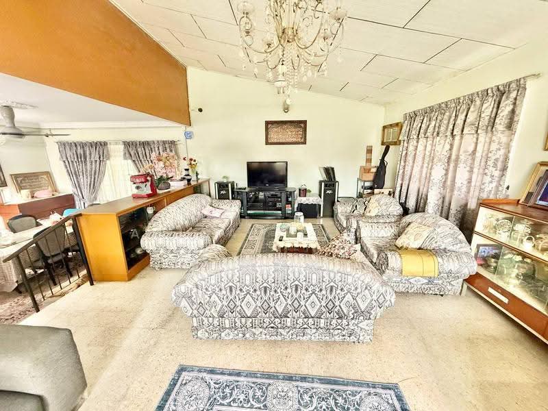 Bungalow House for Sale in Seksyen 14 (Petaling Jaya) - Afiqah zaidi - Living Room - PropertyGuru.com.my