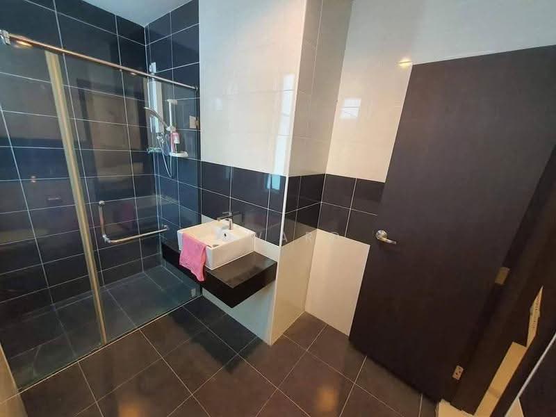 Service Residence for Rent at D'Inspire Residence (Inspira Bestari) - Edward Siow - Bathroom - PropertyGuru.com.my