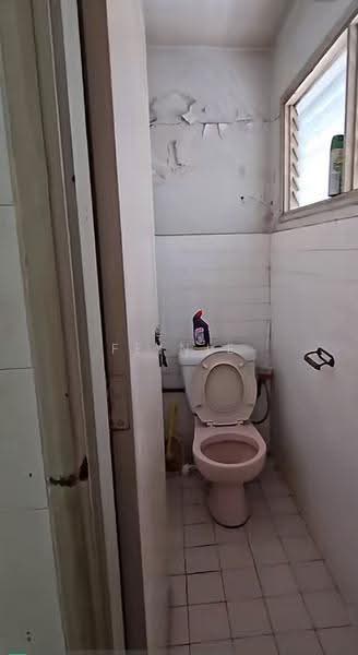 1-storey Terraced House for Sale in Taman Gembira (Jalan Klang Lama (Old Klang Road)) - Feinie Tan - Bathroom - PropertyGuru.com.my