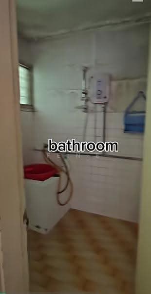 1-storey Terraced House for Sale in Taman Gembira (Jalan Klang Lama (Old Klang Road)) - Feinie Tan - Bathroom - PropertyGuru.com.my
