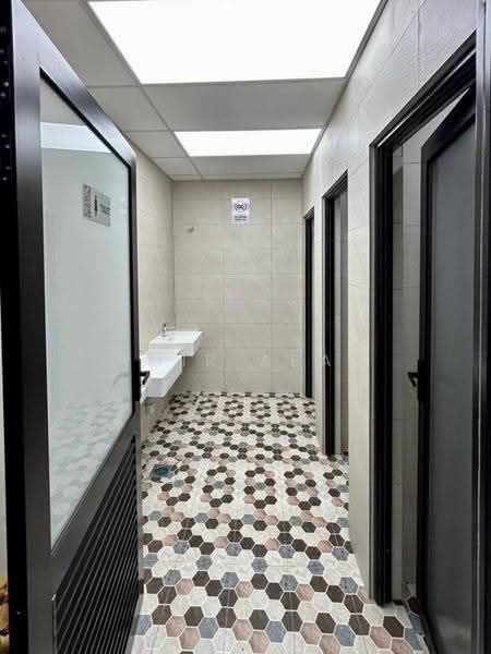 Warehouse for Rent in Eco Business Park V (Puncak Alam) - Amir Abas - Bathroom - PropertyGuru.com.my