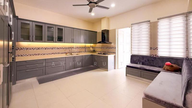 Rumah Berkembar untuk Dijual di D'Kayangan (Shah Alam) - Fahim Rustam - Kitchen - PropertyGuru.com.my