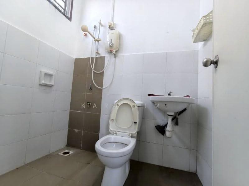 2-storey Terraced House for Sale in Bukit Indah (Iskandar Puteri (Nusajaya)) - Karl Lim - Bathroom - PropertyGuru.com.my