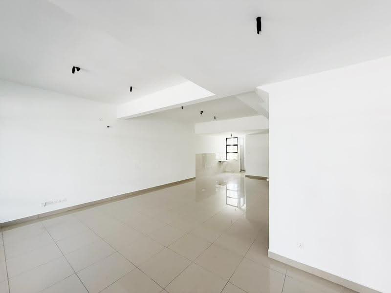Rumah Teres 2-Tingkat untuk Dijual di Taman Ponderosa (Johor Bahru) - Kok Hui - Living Room - PropertyGuru.com.my