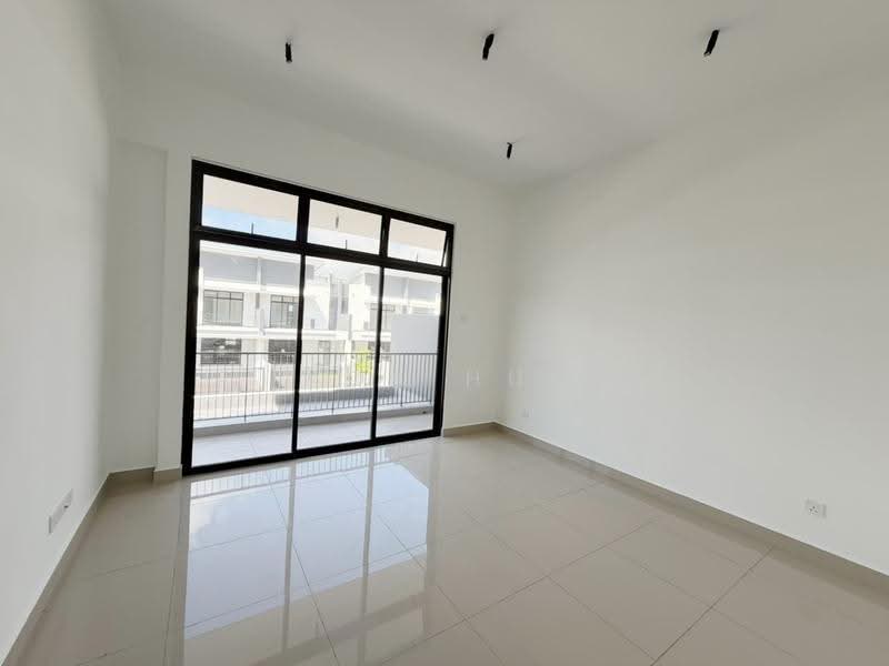 Rumah Teres 2-Tingkat untuk Dijual di Taman Ponderosa (Johor Bahru) - Kok Hui - Balcony - PropertyGuru.com.my