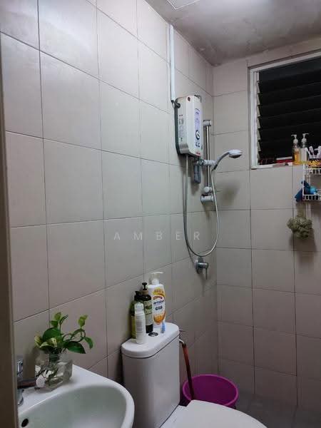 Kondominium untuk Dijual di 222 Residency - Amber Ng - Bathroom - PropertyGuru.com.my