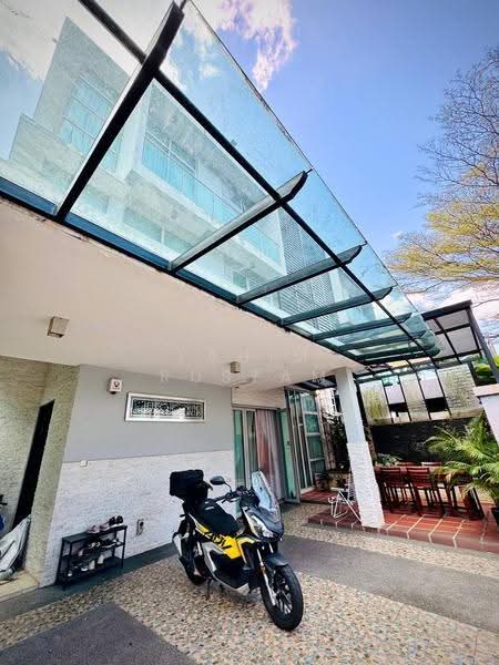 Rumah Berkembar untuk Dijual di Taman Tun Dr Ismail (Kuala Lumpur) - Fahim Rustam - Exterior - PropertyGuru.com.my