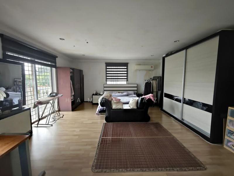 Bungalow House for Sale in Tok Sira (Kuantan) - Mohammad Azizi - Bedroom - PropertyGuru.com.my