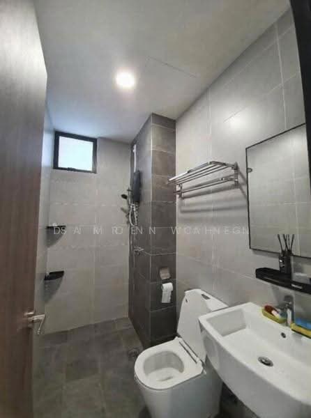 Kediaman Servis untuk Dijual di Twin Tower Residence - Simon Wang - Bathroom - PropertyGuru.com.my