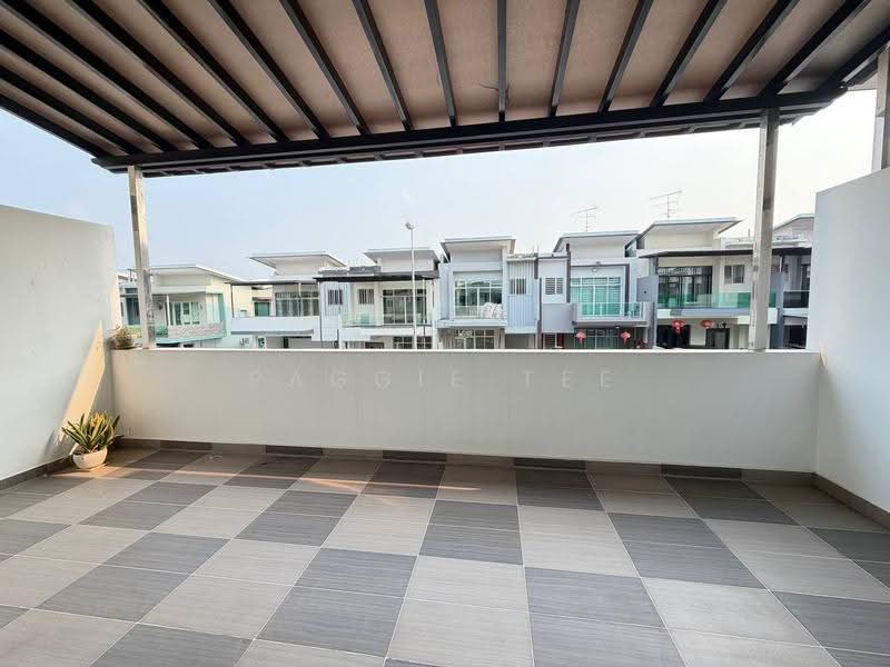 Rumah Teres 2-Tingkat untuk Dijual di Nusa Sentral (Iskandar Puteri (Nusajaya)) - Paggie Tee - Balcony - PropertyGuru.com.my