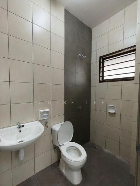 Residential Land for Rent in Bandar Putera 2 (Klang) - Louise Lee - Bathroom - PropertyGuru.com.my