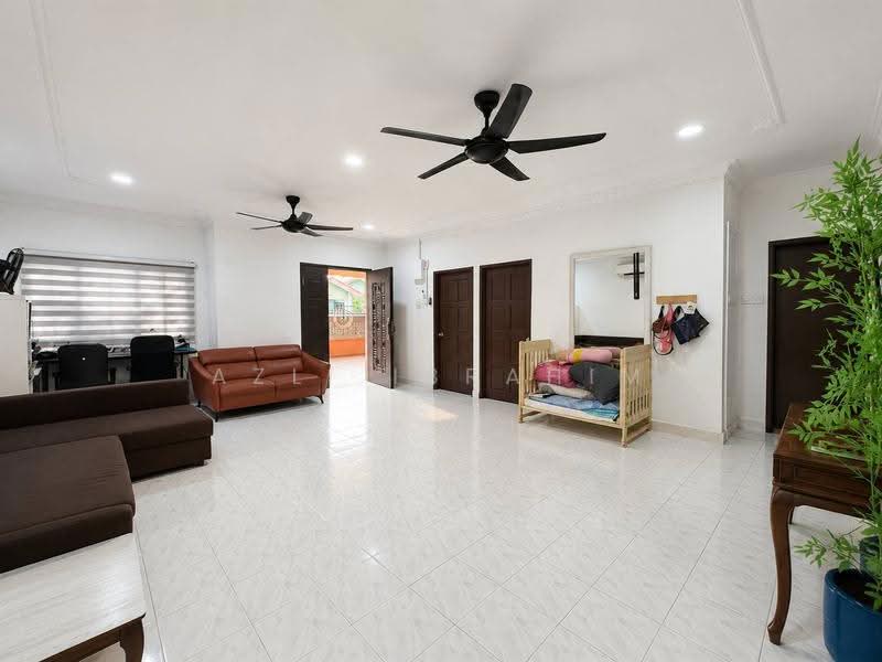 Bungalow House for Sale in Taman Batu Muda (Batu Caves) - Azli Ibrahim - Living Room - PropertyGuru.com.my