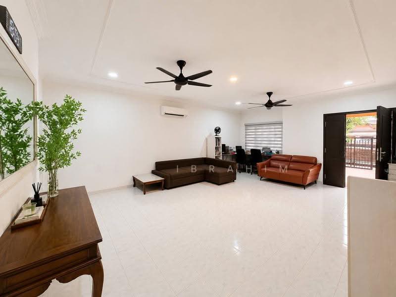 Bungalow House for Sale in Taman Batu Muda (Batu Caves) - Azli Ibrahim - Living Room - PropertyGuru.com.my