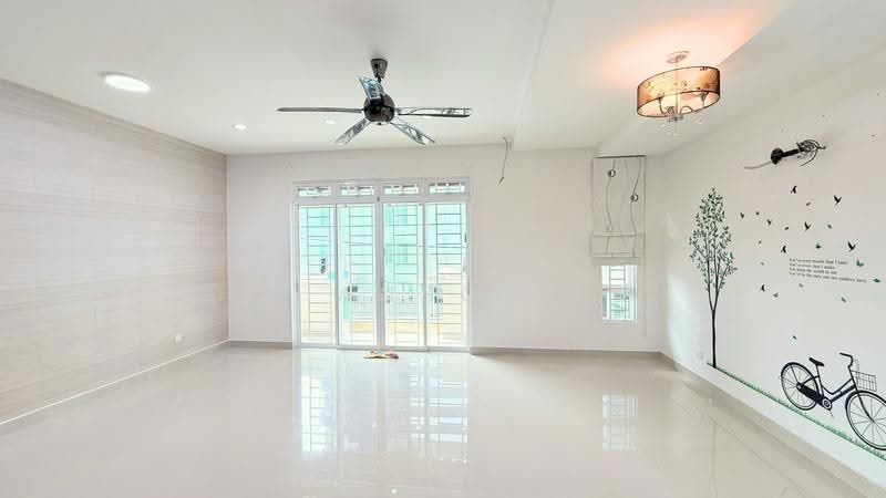 3-storey Terraced House for Sale in Taman Jelutong (Jelutong) - Anson Low - Living Room - PropertyGuru.com.my
