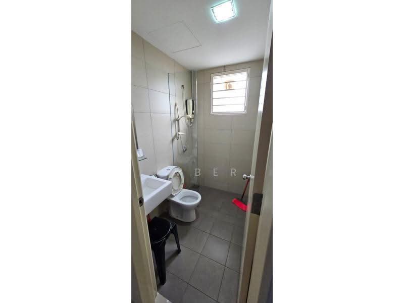 Kondominium untuk Dijual di 222 Residency - Amber Ng - Bathroom - PropertyGuru.com.my