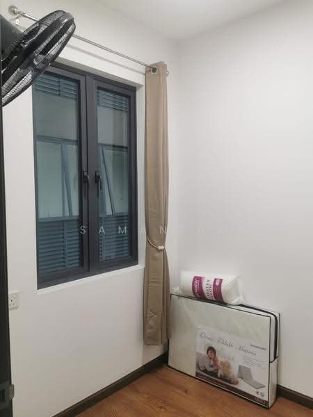 Kediaman Servis untuk Dijual di Country Garden Central Park - Samantha Tang - PropertyGuru.com.my