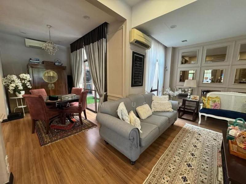 Rumah Teres untuk Dijual di Bukit Jelutong (Shah Alam) - Fahim Rustam - Living Room - PropertyGuru.com.my