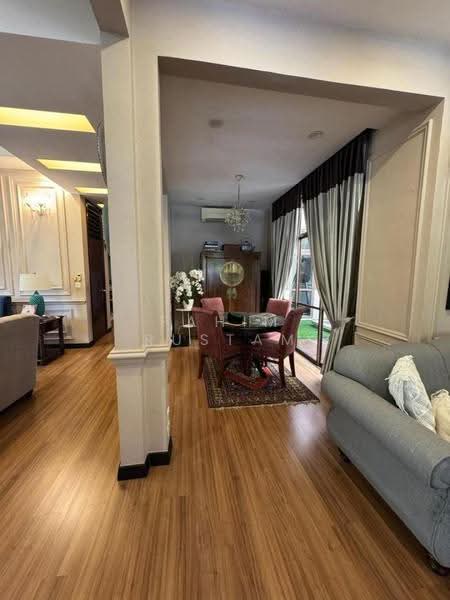 Rumah Teres untuk Dijual di Bukit Jelutong (Shah Alam) - Fahim Rustam - Living Room - PropertyGuru.com.my