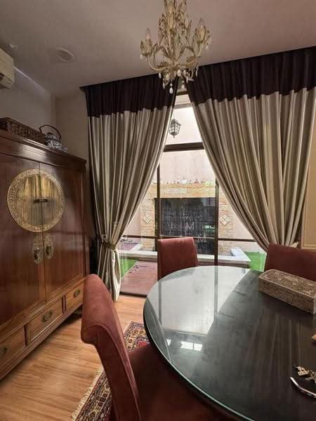 Rumah Teres untuk Dijual di Bukit Jelutong (Shah Alam) - Fahim Rustam - Dining Room - PropertyGuru.com.my
