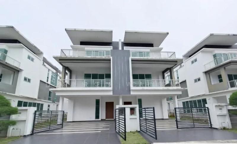 2-storey Terraced House for Sale in Taman Mount Austin (Tebrau) - Simon Wang - Exterior - PropertyGuru.com.my