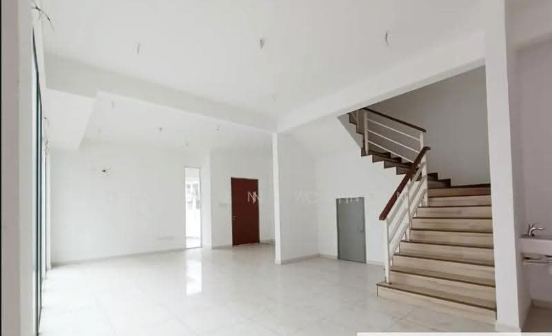 2-storey Terraced House for Sale in Taman Mount Austin (Tebrau) - Simon Wang - Living Room - PropertyGuru.com.my