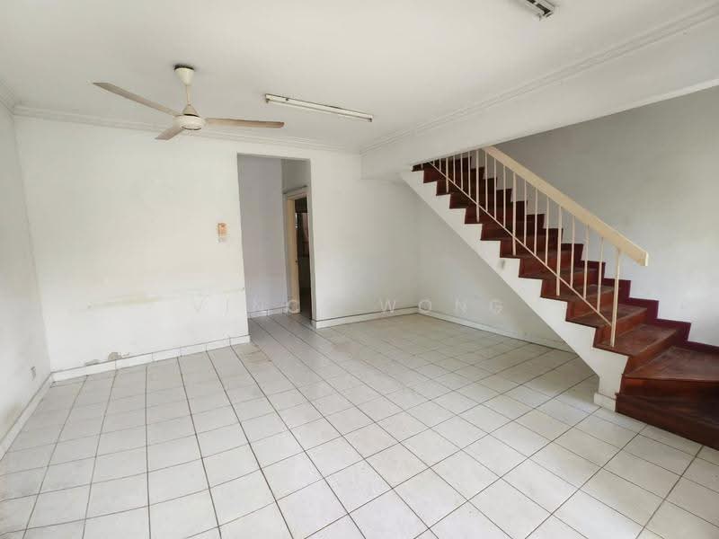 2-storey Terraced House for Sale in TAMAN PUCHONG UTAMA (Puchong) - Vince Wong - Living Room - PropertyGuru.com.my