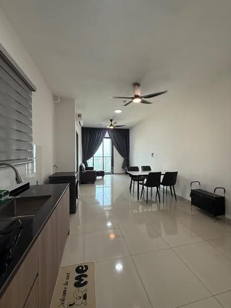 Kediaman Servis untuk Disewa di Parkland Residence - Sarah Chee - Living Room - PropertyGuru.com.my