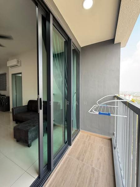 Kediaman Servis untuk Disewa di Parkland Residence @ Kajang 2 - Sarah Chee - Balcony - PropertyGuru.com.my