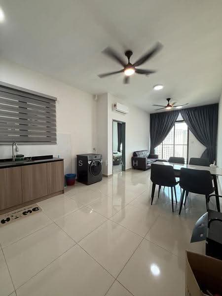 Kediaman Servis untuk Disewa di Parkland Residence - Sarah Chee - Living Room - PropertyGuru.com.my