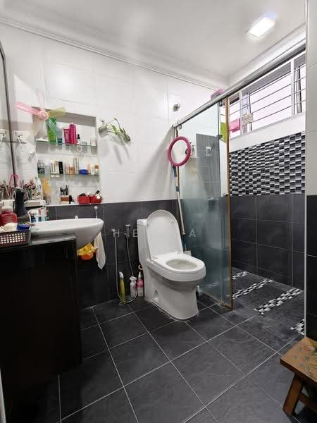 2-storey Terraced House for Sale in Taman Gembira (Jalan Klang Lama (Old Klang Road)) - Hetha Chan - Bathroom - PropertyGuru.com.my