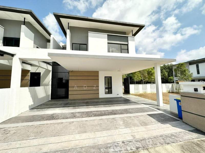 Rumah Berkembar untuk Dijual di Bandar Tropicana Aman (Telok Panglima Garang) - Adzura Zamedin - Exterior - PropertyGuru.com.my