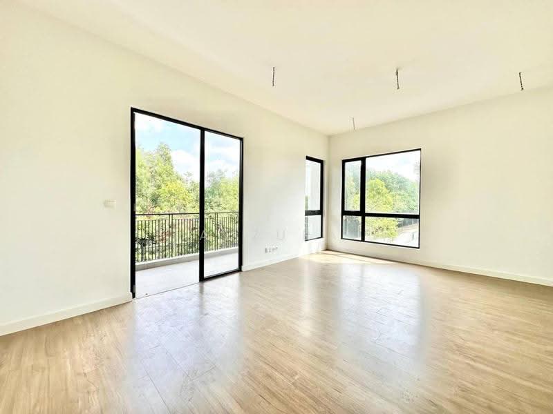 Rumah Berkembar untuk Dijual di Bandar Tropicana Aman (Telok Panglima Garang) - Adzura Zamedin - Living Room - PropertyGuru.com.my