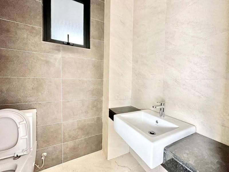 Rumah Berkembar untuk Dijual di Bandar Tropicana Aman (Telok Panglima Garang) - Adzura Zamedin - Bathroom - PropertyGuru.com.my