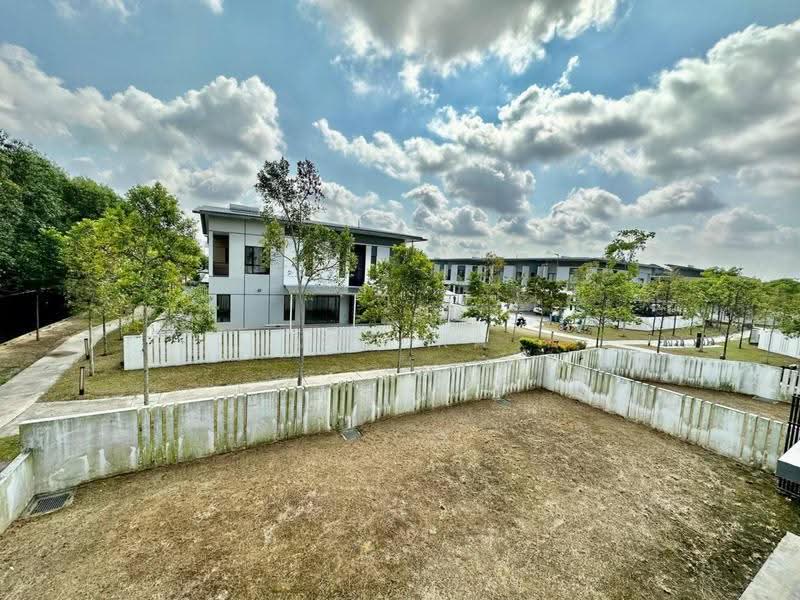 Rumah Berkembar untuk Dijual di Bandar Tropicana Aman (Telok Panglima Garang) - Adzura Zamedin - Exterior - PropertyGuru.com.my