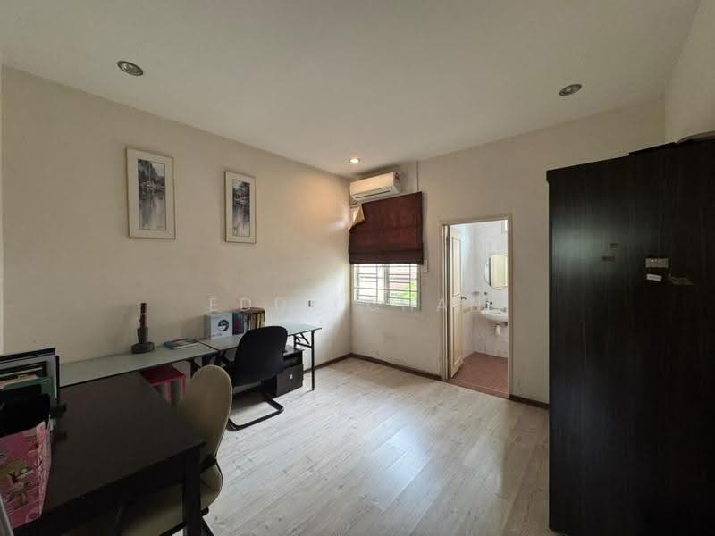 3-storey Terraced House for Sale in Bandar Putra Kulai (Kulai) - Eddy Chan - Study - PropertyGuru.com.my