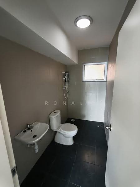 Flat for Rent at PANGSAPURI AMANSIARA - Ronald Siaw - Bathroom - PropertyGuru.com.my