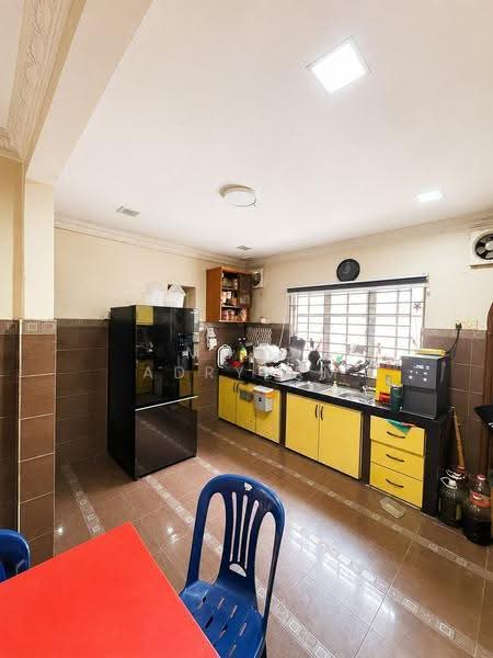 Terraced House for Sale in Sungai Buloh (Selangor) - Mohd Adryzam - Kitchen - PropertyGuru.com.my