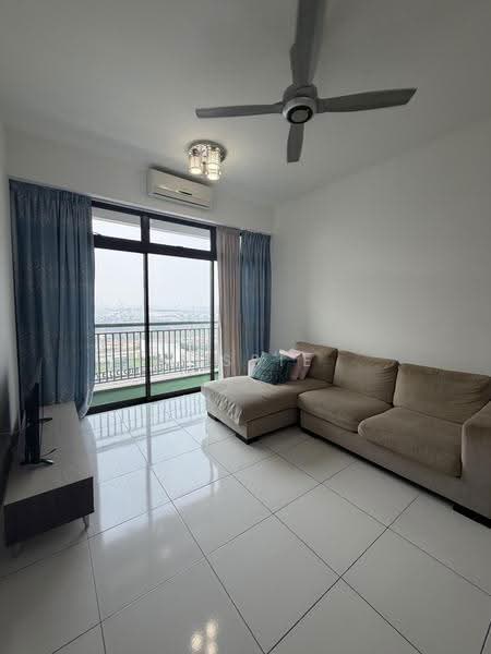 Kediaman Servis untuk Dijual di Sky Gardens Residences - Jessie Choo - Living Room - PropertyGuru.com.my