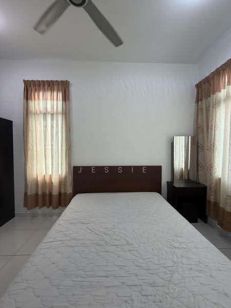Kediaman Servis untuk Dijual di Sky Gardens Residences - Jessie Choo - Bedroom - PropertyGuru.com.my