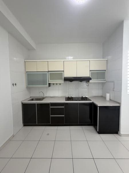 Kediaman Servis untuk Dijual di Sky Gardens Residences - Jessie Choo - Kitchen - PropertyGuru.com.my